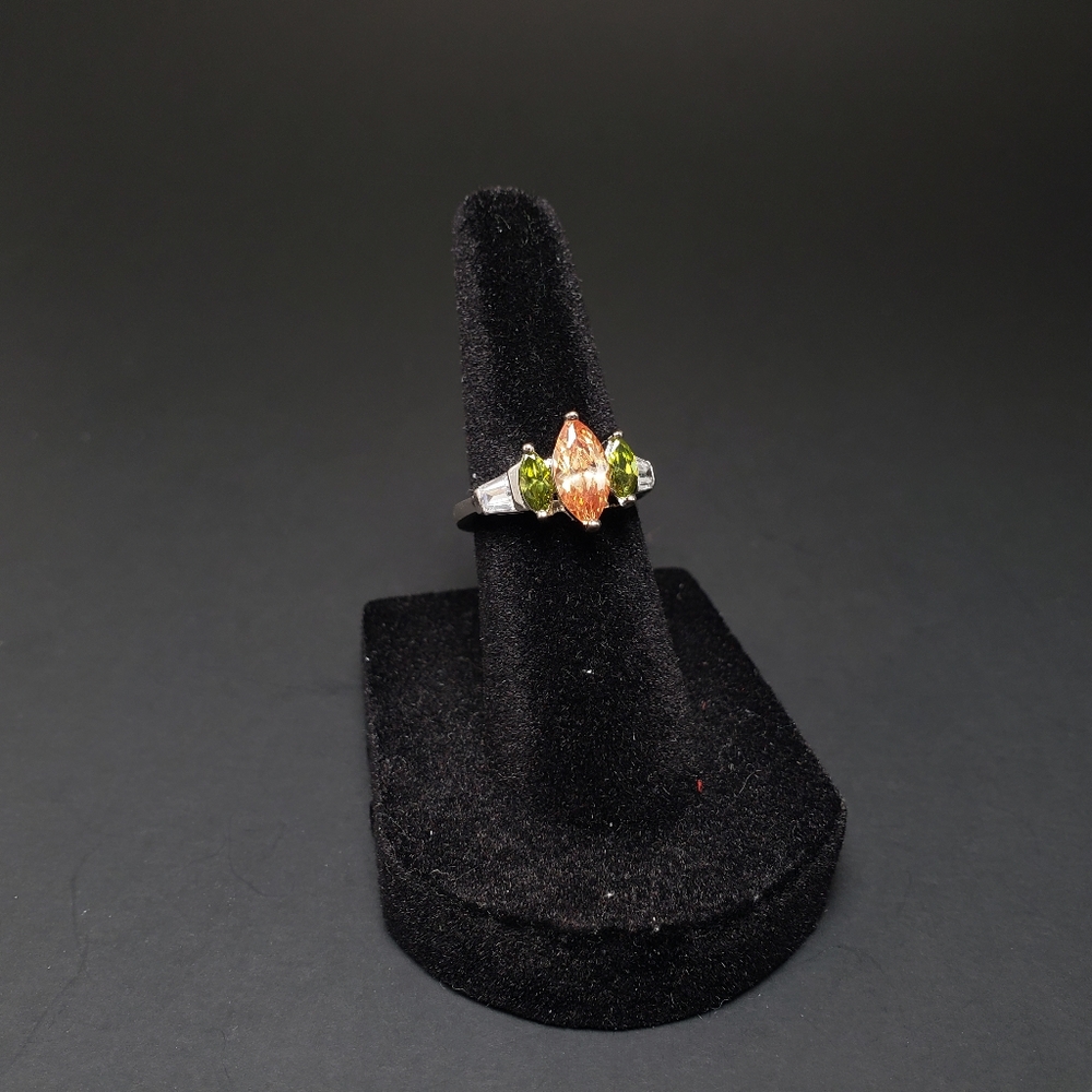 GORGEOUS Size 5 Silver Gemstone Statement Ring